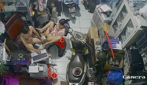 Hack camera vợ đồng Đồng Tháp làm tình trong cửa hàng điện lạnh